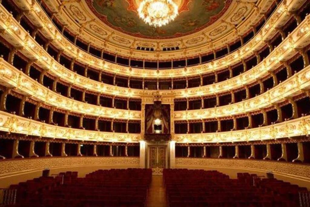 Delizioso Appartamento Cosy Ristrutturato Парма Экстерьер фото