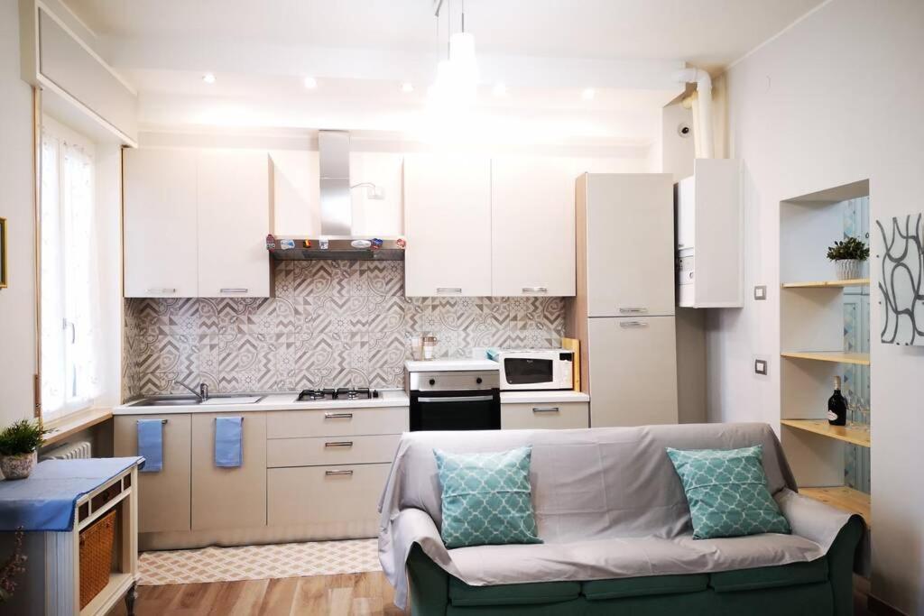 Delizioso Appartamento Cosy Ristrutturato Парма Экстерьер фото